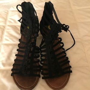 Report Gladiator Style sandal